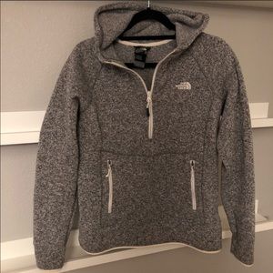 North face pullover